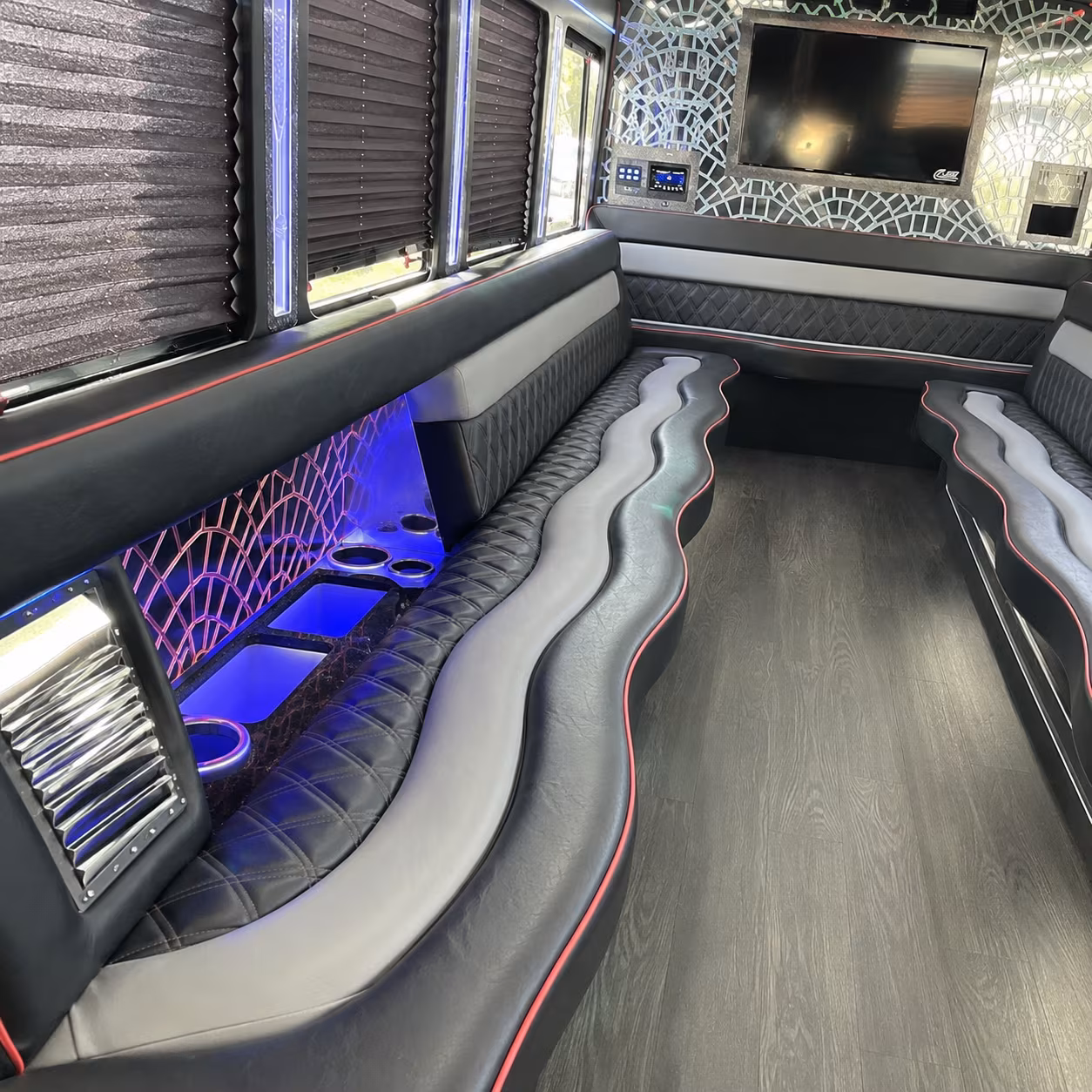 corporate party bus transportation in and around lynwood