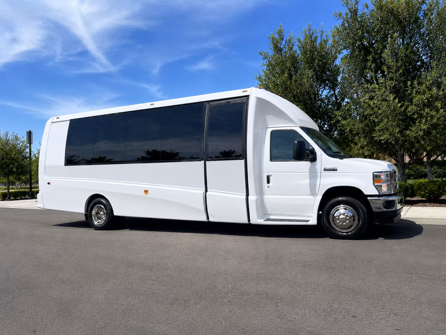 how the type of bus you choose changes the price in lynwood california