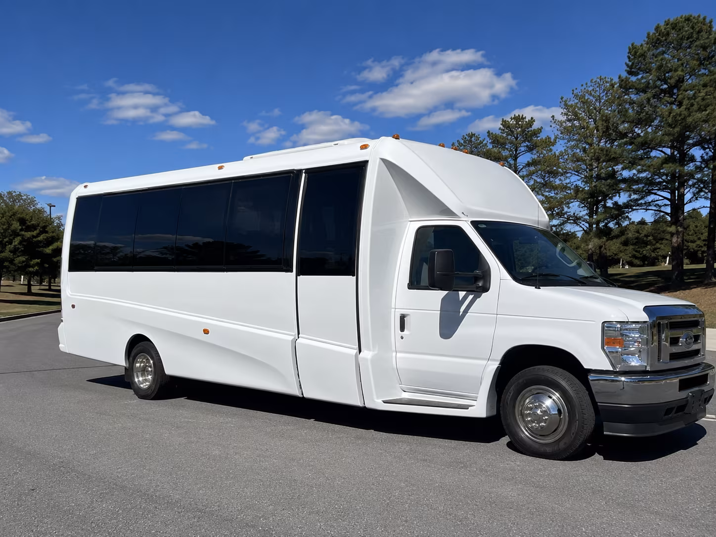 huntington park concert bus rentals for groups and fans