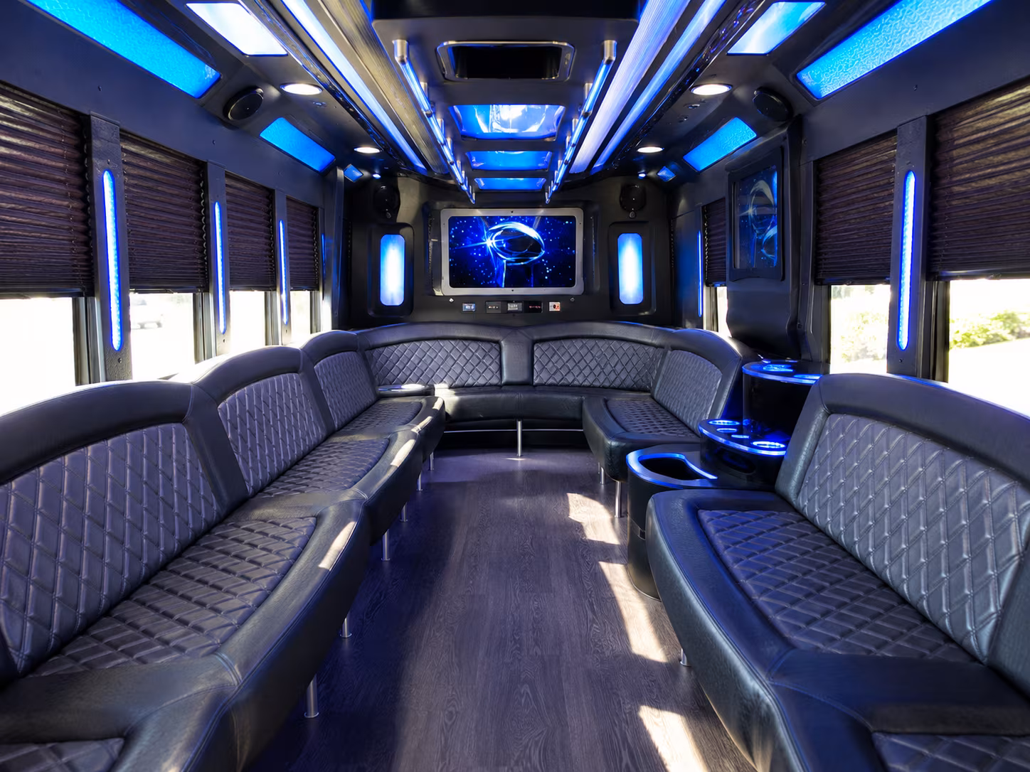 lynwood 28 passenger party bus inside