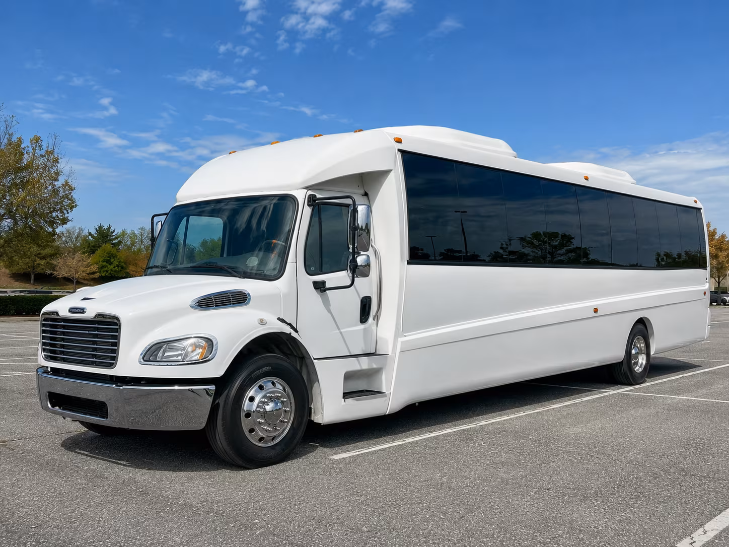 lynwood 30 passenger party bus