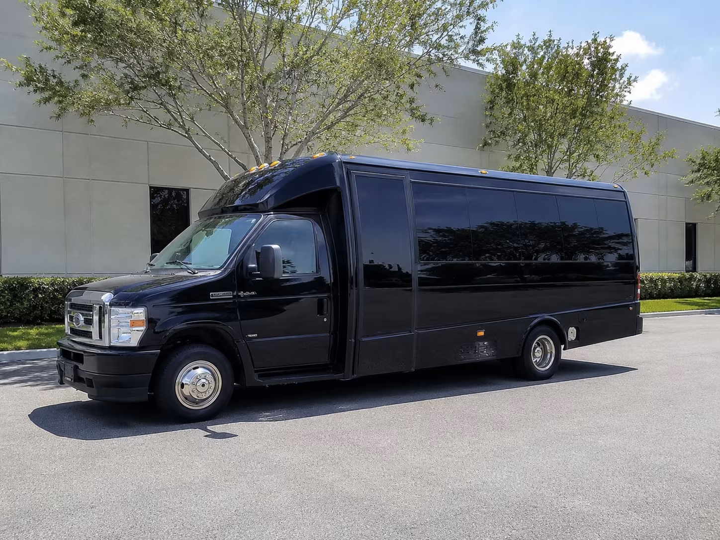 paramount long distance transportation for every group size