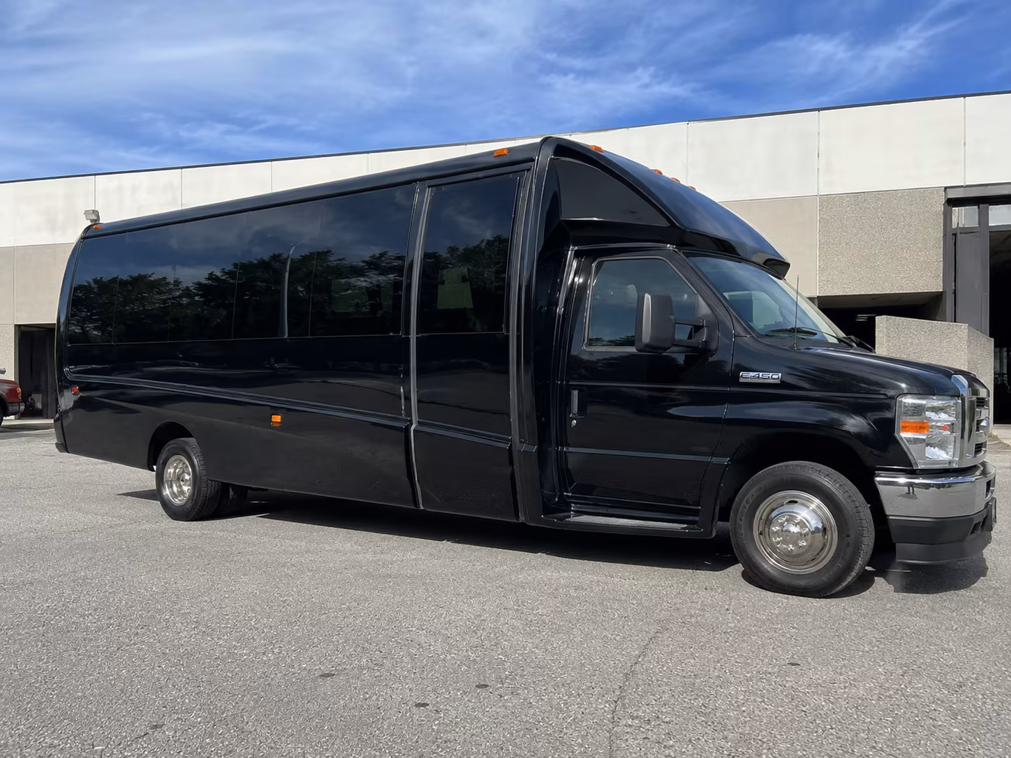 the right bus size for every lynwood prom group