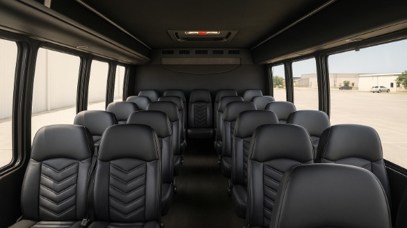 lynwood 25 passenger minibus rental